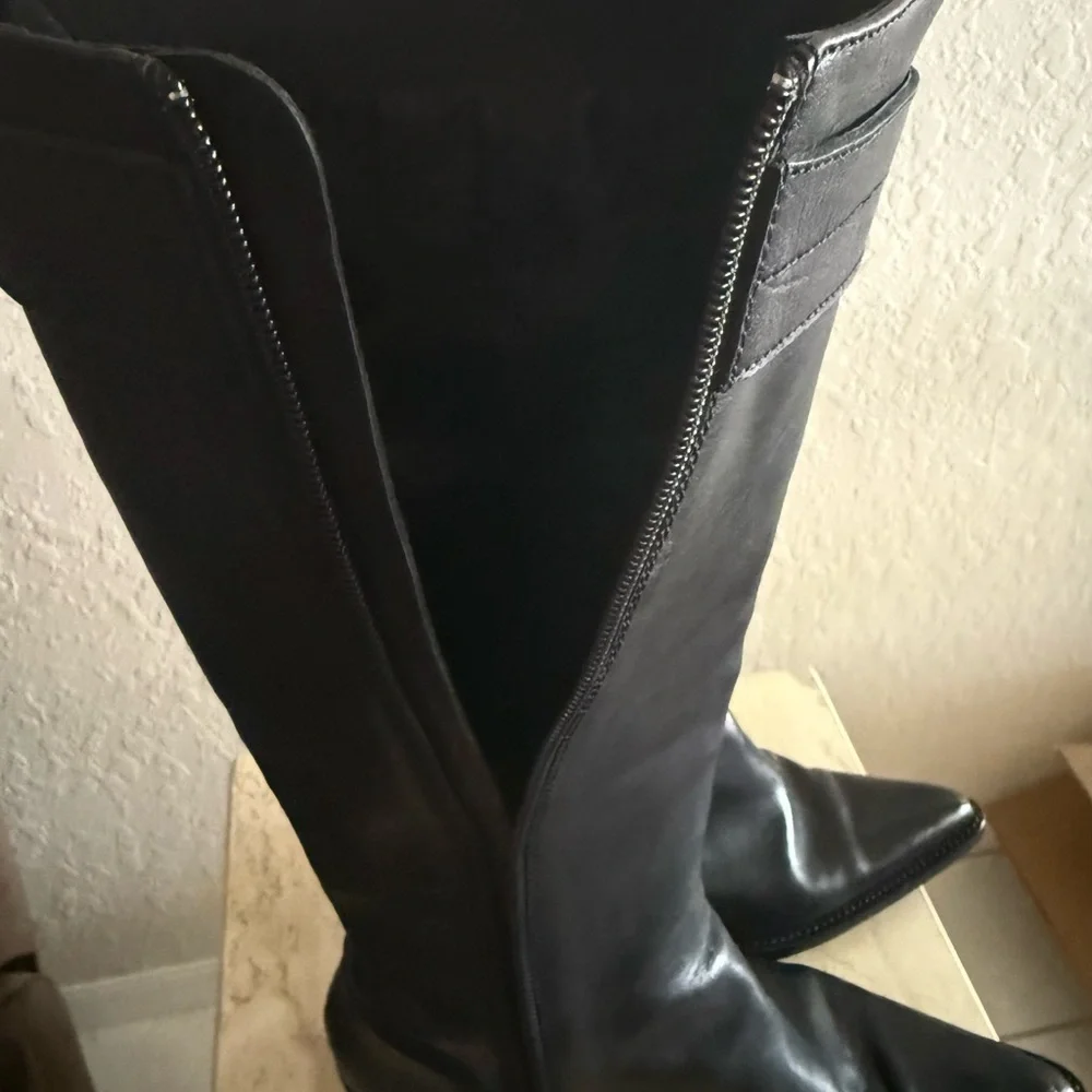 AUTHENTIC DIOR Black Leather Knee-High Boots - Picture 5 of 12